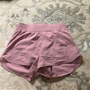 LULULEMON HOTTY HOT SHORT 4 INCH